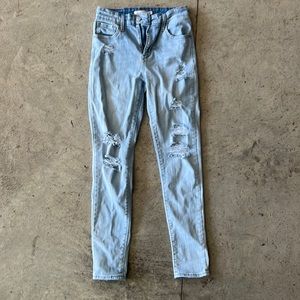 Levi’s light wash ripped jeans